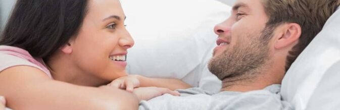 Sexuálně aktivní muž se ženou